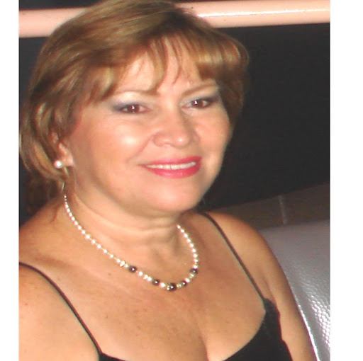 Sara Bonilla Photo 19