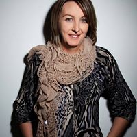 Sarah Barrie Photo 5