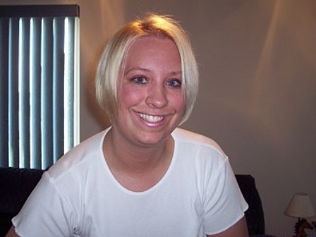 Laura Sullivan Photo 6