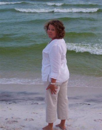 Elizabeth Russell Photo 16