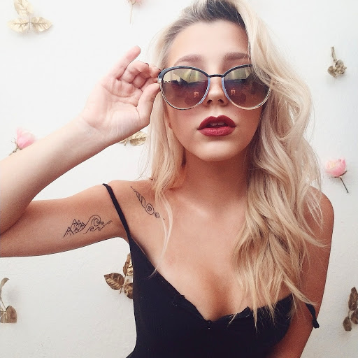 Sierra Jones Photo 33