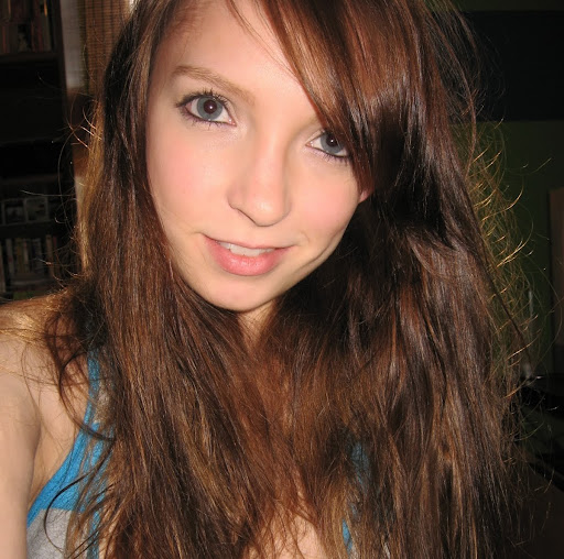 Kristen Ellis Photo 22