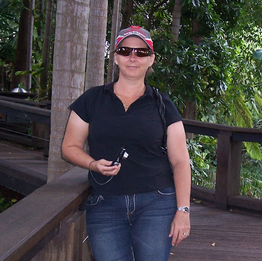 Nikki Richards Photo 14
