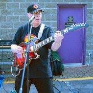 Manuel Lloyd Photo 7