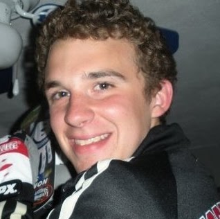 Daniel Walker Photo 37