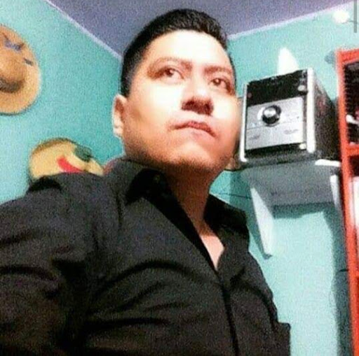 Mario Espinoza Photo 8