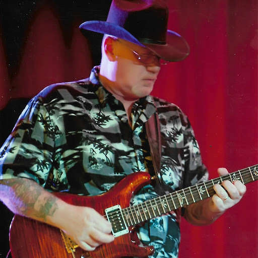 Gary Groves Photo 34