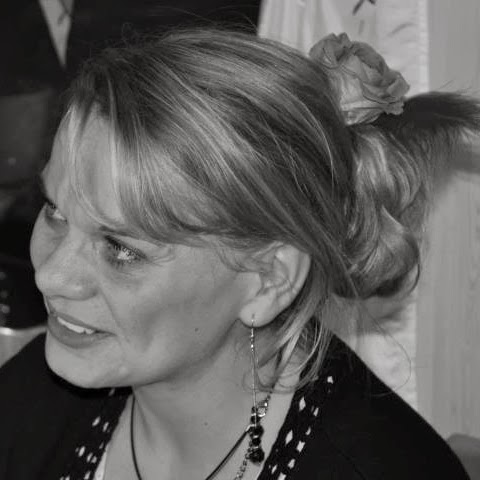 Jennifer Vincent Photo 24