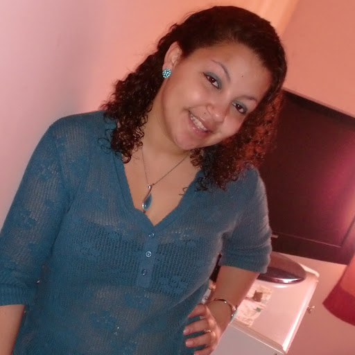 Janice Gomes Photo 9