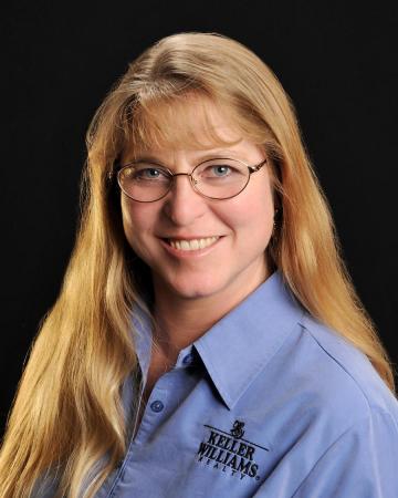 Brenda Lyons Photo 10