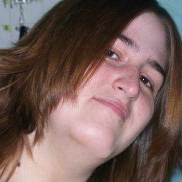 Danielle Holloway Photo 13