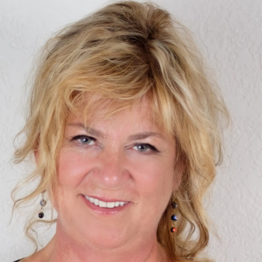Julie Stewart Photo 31