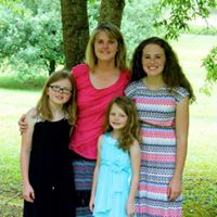 Rebecca Feltner Photo 6