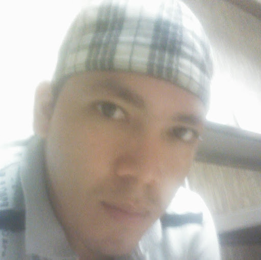 Roger Luna Photo 13