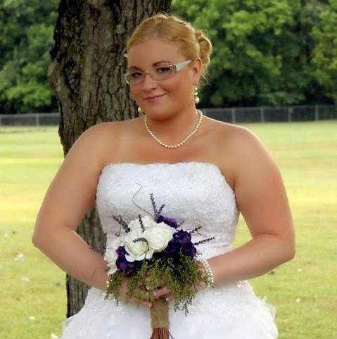 Amy Reaves Photo 27