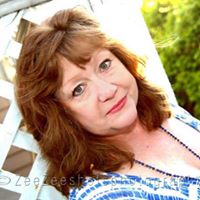 Suzanne Devine Photo 36