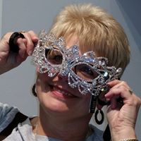 Suzanne Lister Photo 4