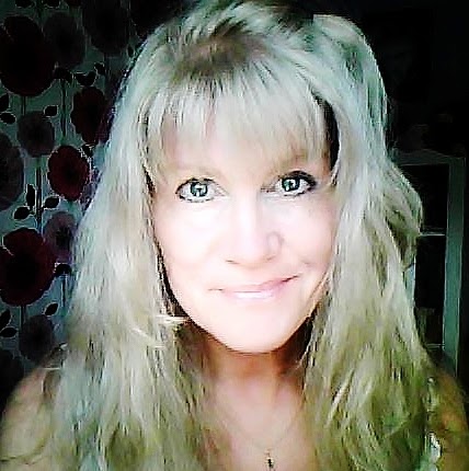 Catherine Davies Photo 40