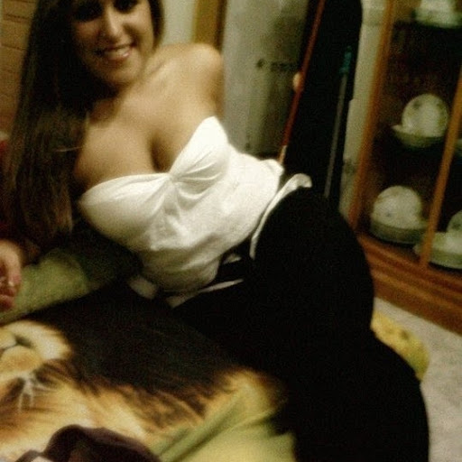 Ana Zambrano Photo 26