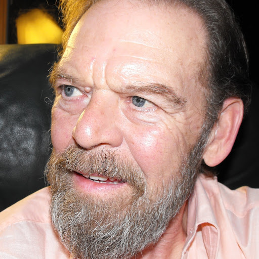 Laurence Perry Photo 8