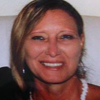Angela Arnold Photo 45