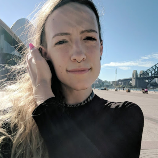 Liz Andrew Photo 18