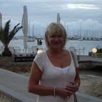 Julia Dempsey Photo 29