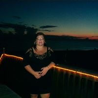 Rachel Reynolds Photo 22