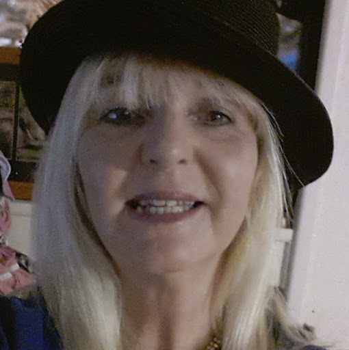 Theresa Bell Photo 7