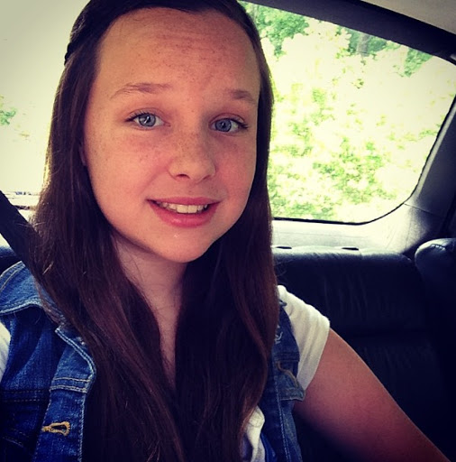 Elizabeth Crone Photo 22