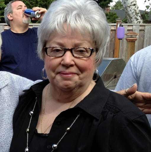 Vickie King Photo 10