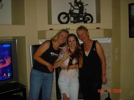 Leslie Davis Photo 19