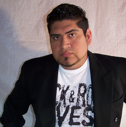Javier Estrada Photo 26