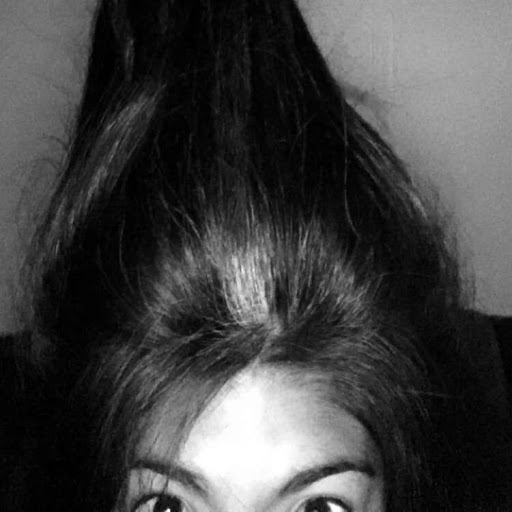 Emily Morales Photo 15