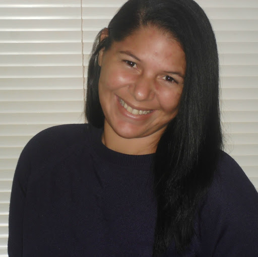 Angela Oliver Photo 29