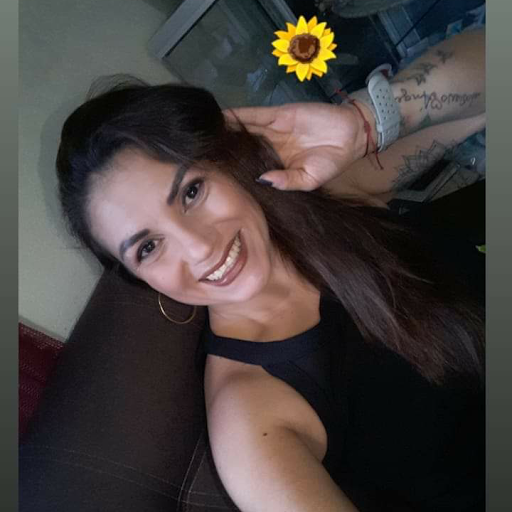 Angela Vasquez Photo 38