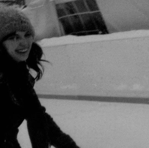 Sara Quinn Photo 31
