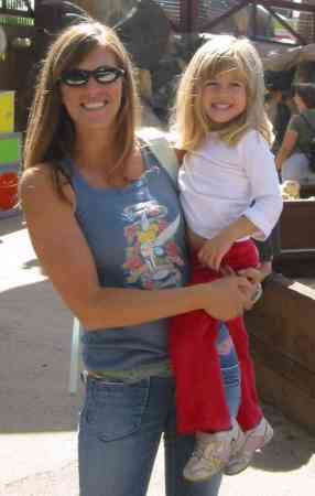 Danielle Cook Photo 1
