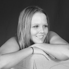 Amanda Plunkett Photo 15