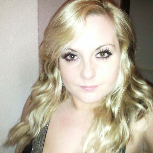 Stephanie Waller Photo 19