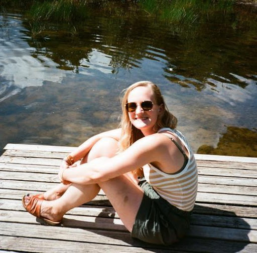 Elizabeth Birch Photo 49