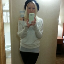 Allison Lindstrom Photo 9