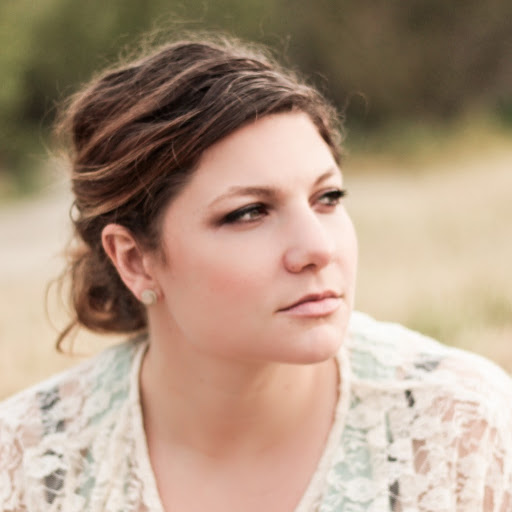 Elizabeth Collier Photo 15