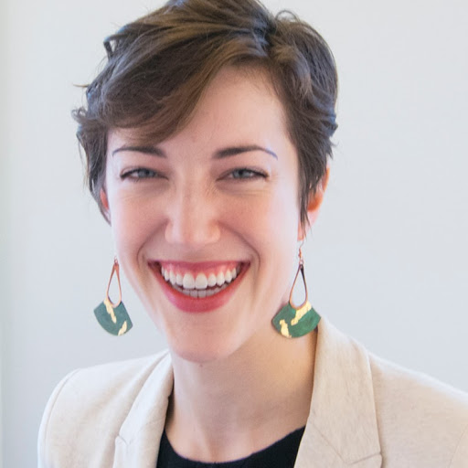 Elizabeth Maloney Photo 16