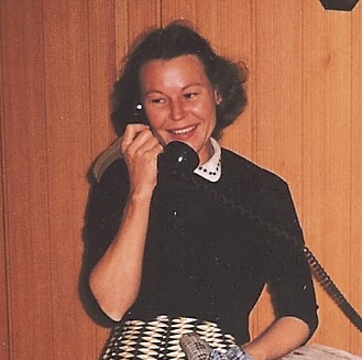 Lois Newman Photo 13