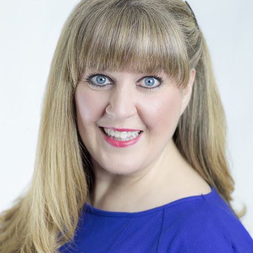 Jennifer Hunter Photo 12