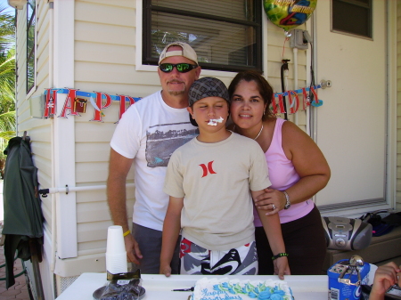 Elizabeth Medina Photo 23