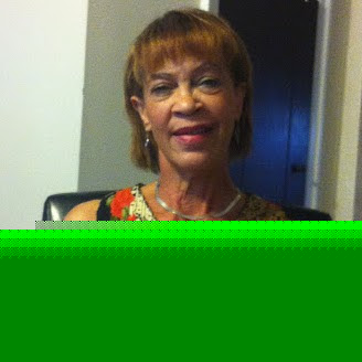 Michelle Hurd Photo 12
