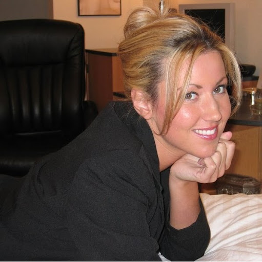 Stephanie John Photo 13