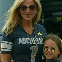 Shannon Schneider Photo 12